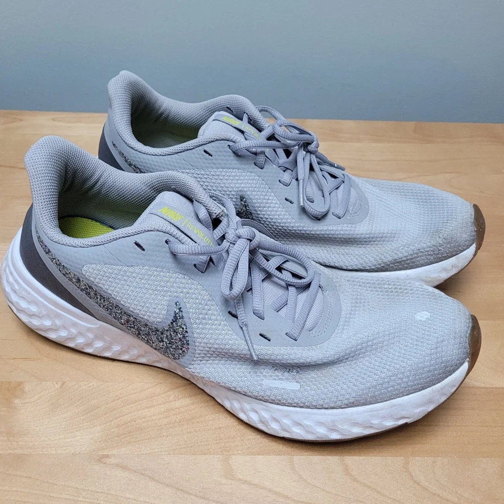 NIKE | Revolution 5 Premium Lace-Up Running Shoes, Sz 12 - Picture 2 of 3